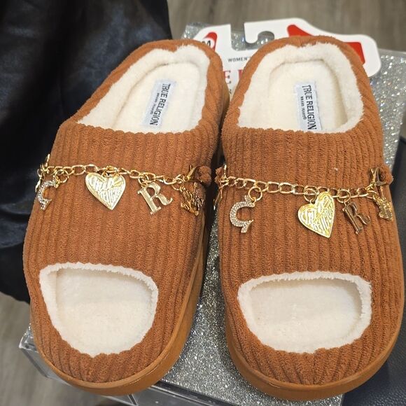 True Religion Logo Charms Indoor/Outdoor Memory Foam Slippers - Picture 5 of 9